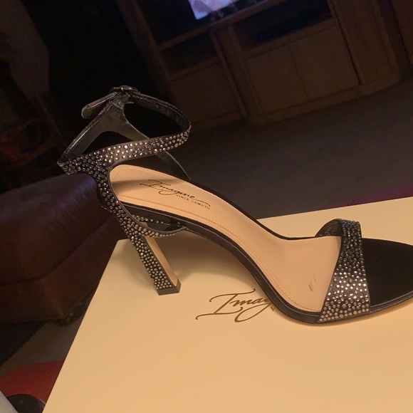 VINCE CAMUTO IMAGINE RHINESTONE STUDDED HIGH HEELS - Picture 13 of 15